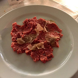Carne Cruda - Chopped raw veal with white truffle